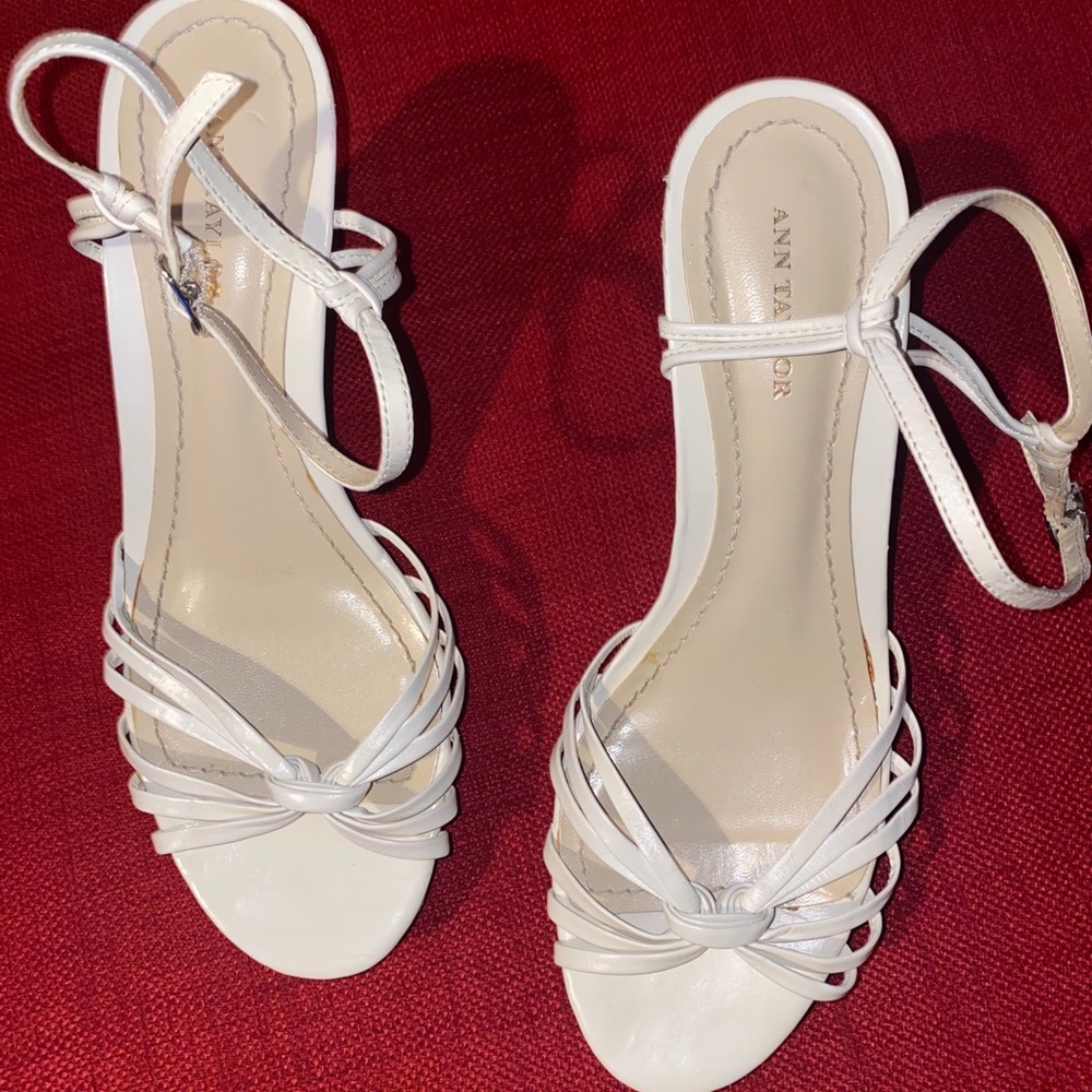 Ann Taylor white wedges 7.5